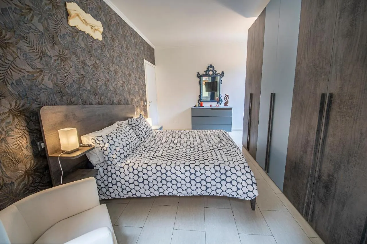 Apartment Ferienwohnung Refuge On Piazza Re Di Roma