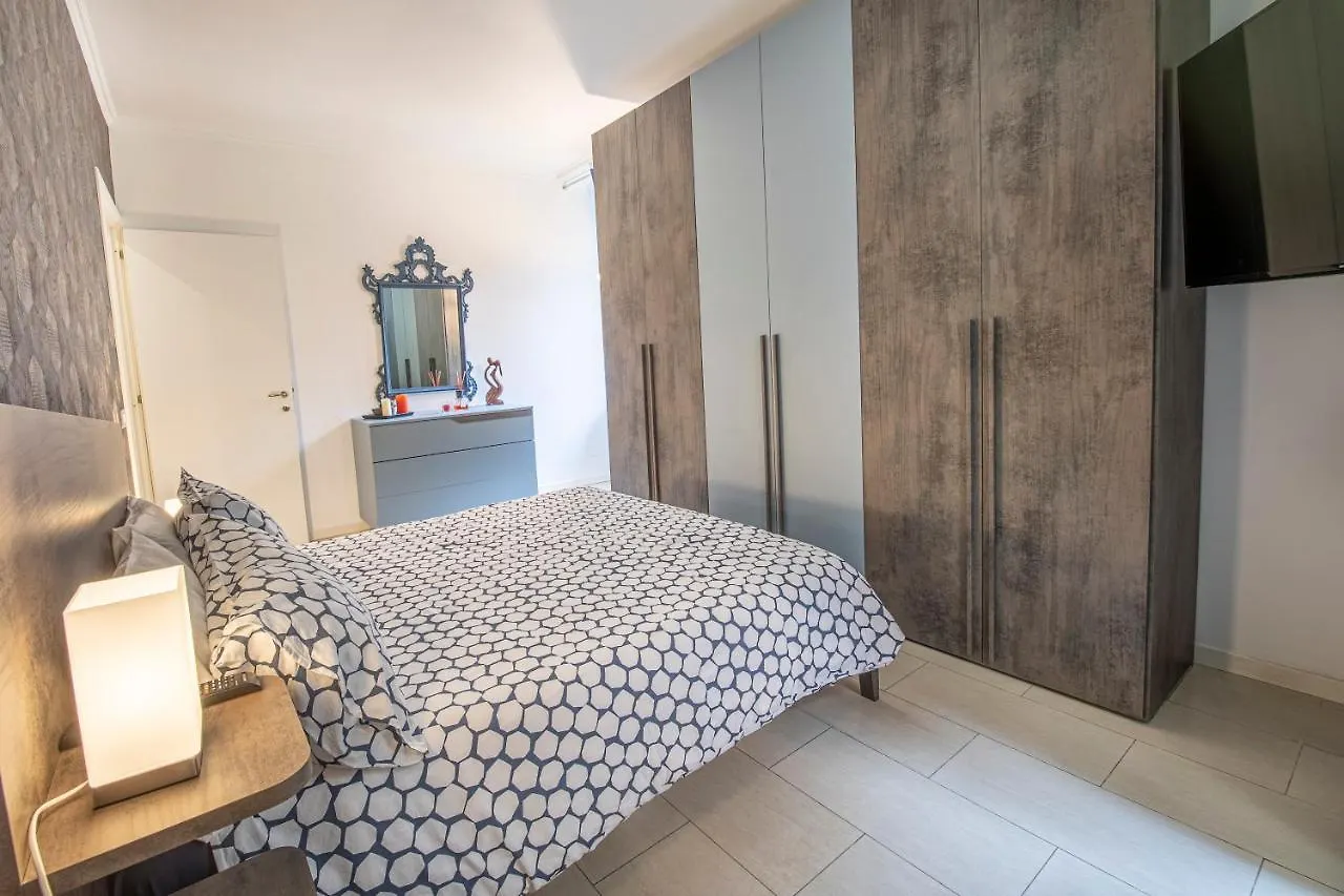 Apartment Ferienwohnung Refuge On Piazza Re Di Roma