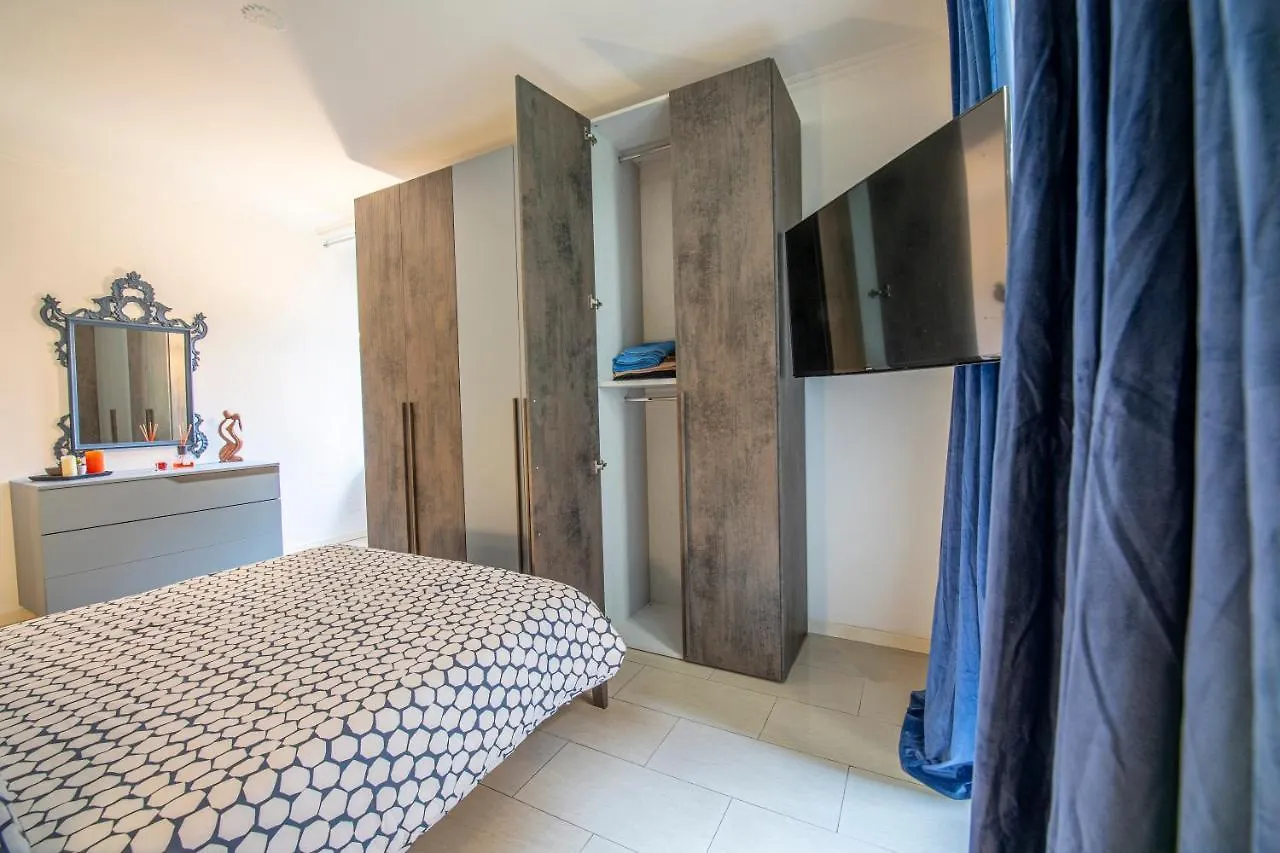 Ferienwohnung Refuge On Piazza Re Di Roma Apartment